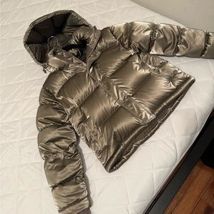 SUPER PUFF ARITZIA gold